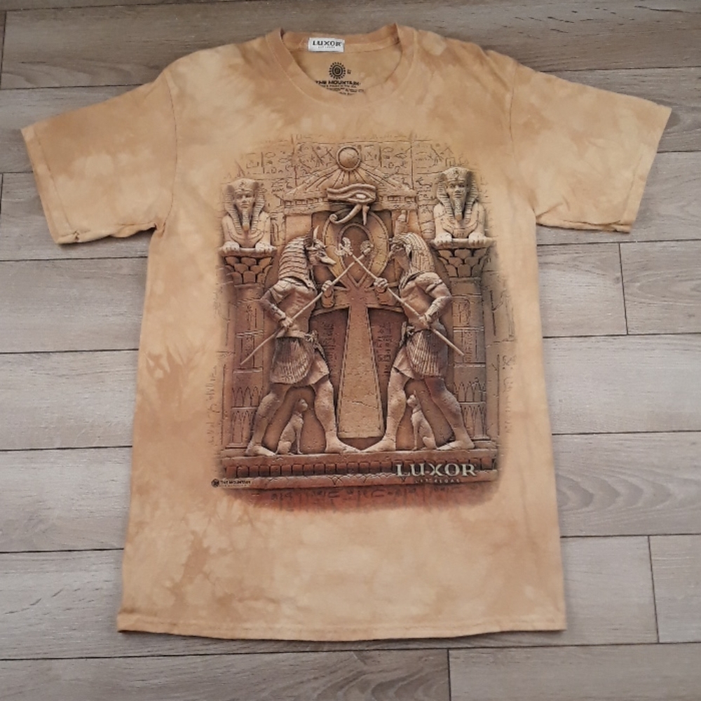 THE MOUNTAIN Luxor Casino Gold Bronze Egyptian Mens Medium T Shirt